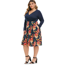 Charger l'image dans la galerie, Seam Pockets Floral Surplice Long Sleeve Plus Size Dress