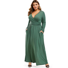 Charger l'image dans la galerie, Ruched Seam Pockets Surplice Plus Size Maxi Dress