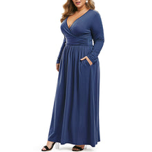 Charger l'image dans la galerie, Ruched Seam Pockets Surplice Plus Size Maxi Dress