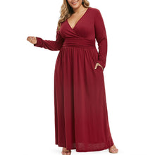Charger l'image dans la galerie, Ruched Seam Pockets Surplice Plus Size Maxi Dress