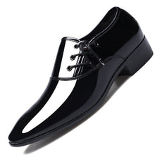 Charger l&#39;image dans la galerie, 2019 Newest Men Dress Shoes Designer Business Office Lace-Up Loafers Casual Driving Shoes Men&#39;s Flat Party Leather Dance Shoes