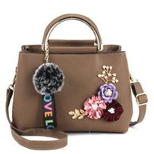 Charger l'image dans la galerie, Women Bag Leather Handbag Women Shoulder Bag Tote Flowers Shell Sac A Main Femme Rivets Fur Ball Pendant Luxury Designer Ladies