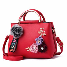 Charger l'image dans la galerie, Women Bag Leather Handbag Women Shoulder Bag Tote Flowers Shell Sac A Main Femme Rivets Fur Ball Pendant Luxury Designer Ladies